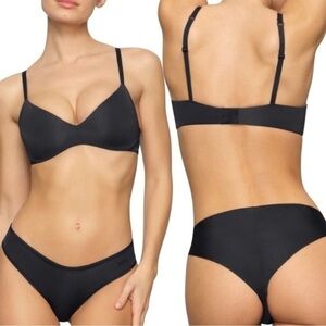 SKIMS wireless form lightly lined bra onyx 34DD